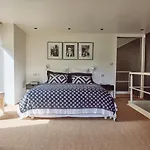 La Porte Rouge Rbx Pensión 3*